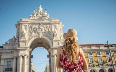 How to obtain a residence permit in Portugal in 2024?
